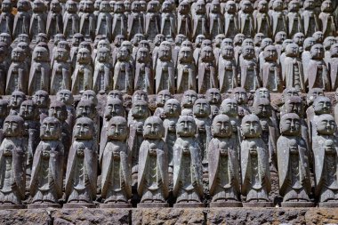 KAMAKURA, Japon Mayıs - 16, 2019: Hasedera Tapınağındaki Budist Heykeller