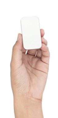 Beyaz arka planda izole edilmiş alüminyum gümüş kutu..