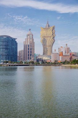 Macau, Çin - 9 Kasım 2018: Macau, Çin 'deki Grand Lisboa kumarhanesinin ve diğer kumarhanelerin manzarası,