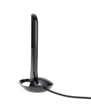 Beyaz arkaplanda anten izole edilmiş kablosuz yönlendirici.