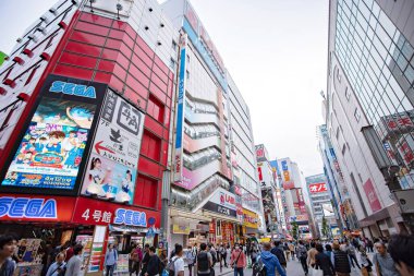 TOKYO JAPAN Mayıs - 18, 2019: Akihabara Elektrik Şehri Tokyo 'nun en ilgi çekici yerlerinden biridir..