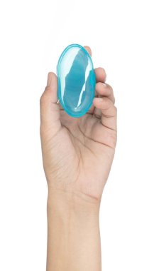 Beyaz arkaplanda izole edilmiş plastik diş fırçası kutusu