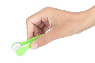 Mini mikrofiber gözlüklü gözlüklü temizleyici fırça beyaz arka planda izole edilmiş.