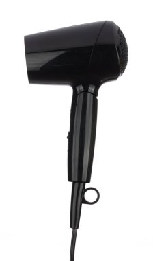 Saç kurutma makinesi beyaz arkaplanda izole edildi