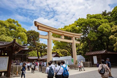 TOKYO JAPONYA 15 Mayıs 2019: Meiji Tapınağı Shibuya, Tokyo, Japonya