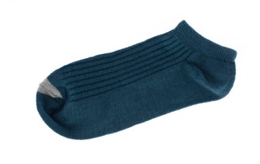 Mavi kısa çorap beyaz arkaplanda izole edildi