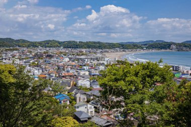 KAMAKURA, JAPONYA Mayıs - 16, 2019: Japonya Kamakura Körfezi ve şehri