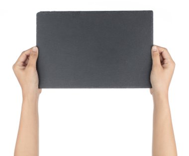 El ele tutuşan siyah taş boş dikdörtgen, kare tabak beyaz arkaplanda izole..