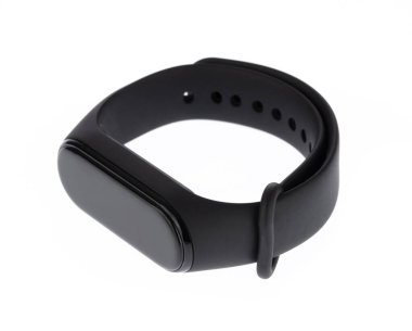 Akıllı bileklik beyaz arkaplanda izole edildi