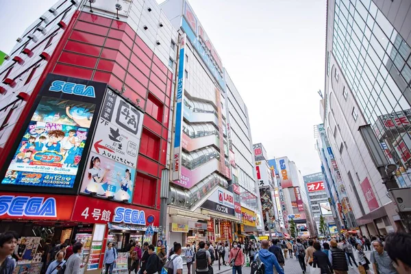 TOKYO JAPAN Mayıs - 18, 2019: Akihabara Elektrik Şehri Tokyo 'nun en ilgi çekici yerlerinden biridir..