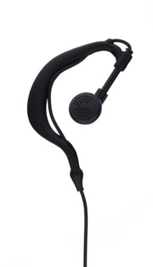 Telsiz telsizi, iki yönlü kulaklık, FBI tarzı, beyaz arka planda izole edilmiş..