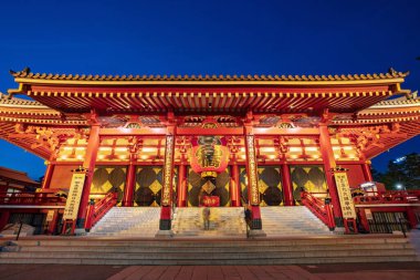 TOKYO JAPAN - 15 Mayıs 2019: Asakusa, Tokyo, Japonya 'daki Sensoji-ji Kızıl Japon Tapınağı