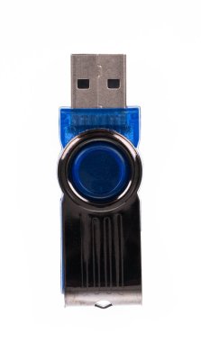 usb flash diski beyaz arkaplanda izole edildi