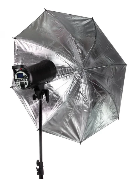 Reflector Paraplu Studio Zwart Zilver Geïsoleerd Witte Achtergrond — Stockfoto