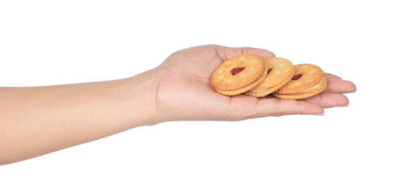 Hand Hält Runde Kekskekse Oder Cracker Mit Herz Mit Erdbeercreme — Stockfoto