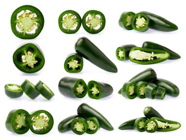 Beyaz arka planda izole edilmiş Meksika biberi koleksiyonu.