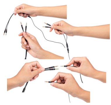 Mikrofon ve kulaklık soketlerini ayırmak için standart bir 3.5 mm TRRS ses kriko kolleksiyonu kablo dönüştürücü.