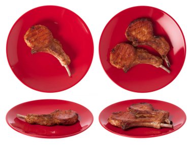 Beyaz arka planda izole edilmiş ızgara domuz pirzolası.