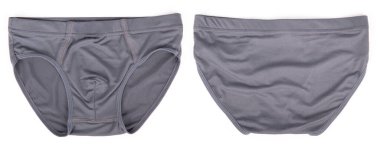 Beyaz arka planda izole edilmiş gri erkek iç çamaşırı seti..