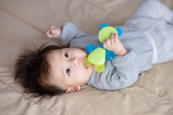 Jouet Dentition Pour Bébé Jouet Dentition Pour Enfant Dans Bouche — Photo