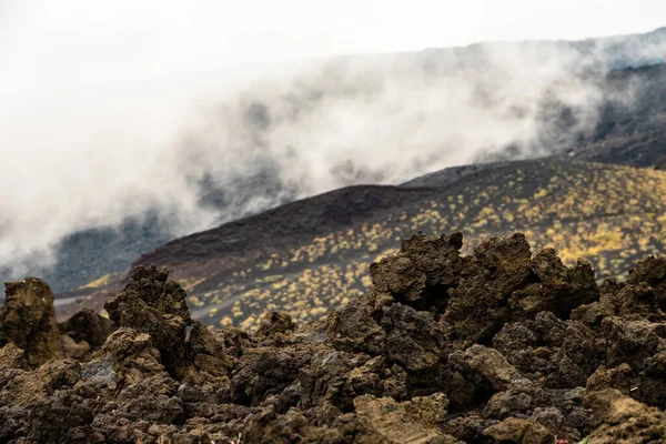 Veduta Del Paesaggio Vulcanico Dell Etna Tra Nuvole Vicino Rifugio — Foto Stock