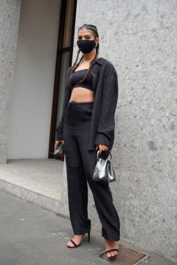 Milano Moda Haftası 'nda tasarımcı Vien' in defilesine konuklar geliyor.