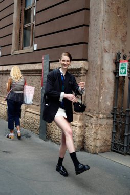 Milano Moda Haftası 'nda tasarımcı Vien' in defilesine konuklar geliyor.