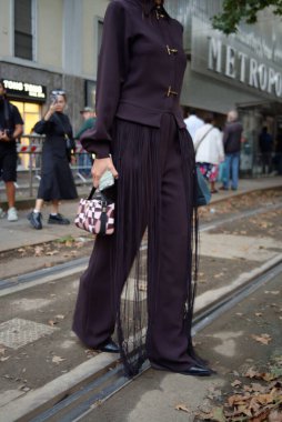 Milan Moda Haftası boyunca Dolce & Gabbana 'da konuk ve mankenler Sara Nicole Rossetto