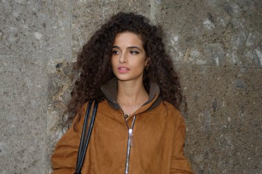 Milan Moda Haftası 'nda Dolce & Gabbana' da konuk ve mankenler - Chiara Scelsi