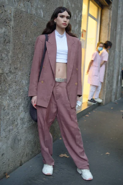 Milano Moda Haftası boyunca Dolce & Gabbana 'da konuk ve mankenler