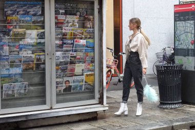 Max Mara defilesinden önce ve sonra, Milano Moda Haftası boyunca gösteriye katılan konuklar,