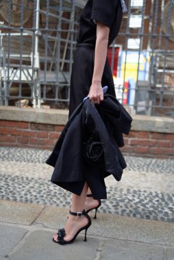 Milan Moda Haftası 'ndaki (Lorenzo Serafini' nin) Felsefe Öncesi ve Sonrası Moda Şovu