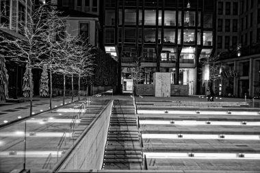 Kilitleme sırasında Milano sokakları ve yeri. Kasım 2020. Özgürlük yeri.