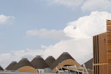 Milano 'da gerçekleştirilen 2015 ExPO. Dünyanın dört bir yanından Pavilionlar ve kültürler.