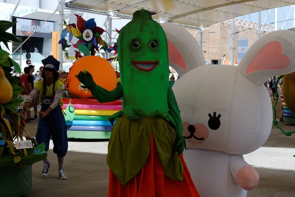 Milano 'da gerçekleştirilen 2015 ExPO. Dünyanın dört bir yanından Pavilionlar ve kültürler.