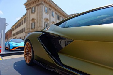 Covid 'in Milan ve Monza' da düzenlenmesinden sonraki ilk sergi olan Milano Monza Motor Fuarı 'na katılan 60' tan fazla otomobil ve motosiklet üreticisinin yenilikleri sunuldu..