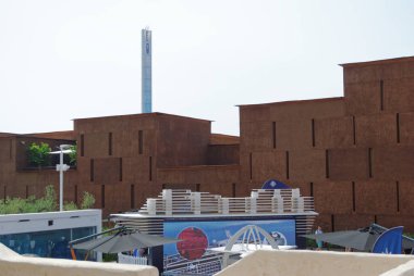 Milan 'da gerçekleştirilen 2015 Evrensel Fuarı. Katılımcı 145 ülkeden yaklaşık 50 'si kendi sergi alanlarını inşa etmeyi seçti: 