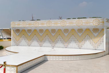 Milan 'da gerçekleştirilen 2015 Evrensel Fuarı. Katılımcı 145 ülkeden yaklaşık 50 'si kendi sergi alanlarını inşa etmeyi seçti: 