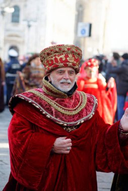 Milano 'daki Üç Kralın Geçit Töreni, her 6 Ocak' ta Piazza Duomo 'dan başlayıp merkezi geçerek Sant' Eustorgio Bazilikası 'na kadar uzanan tarihi ve dini bir gelenektir.