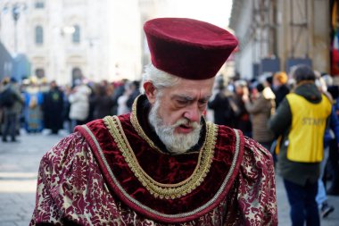 Milano 'daki Üç Kralın Geçit Töreni, her 6 Ocak' ta Piazza Duomo 'dan başlayıp merkezi geçerek Sant' Eustorgio Bazilikası 'na kadar uzanan tarihi ve dini bir gelenektir.