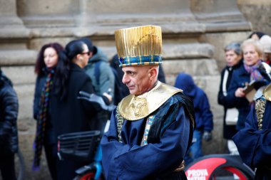 Milano 'daki Üç Kralın Geçit Töreni, her 6 Ocak' ta Piazza Duomo 'dan başlayıp merkezi geçerek Sant' Eustorgio Bazilikası 'na kadar uzanan tarihi ve dini bir gelenektir.