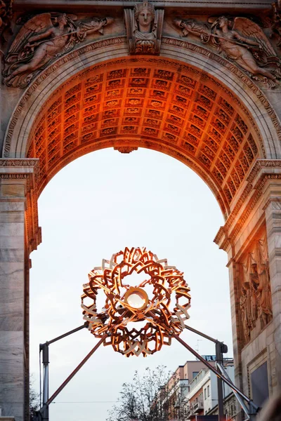 Milan-Cortina 2026: Barış Kemeri 'ndeki Olimpiyat kazanında ışık ve müzik gösterisi