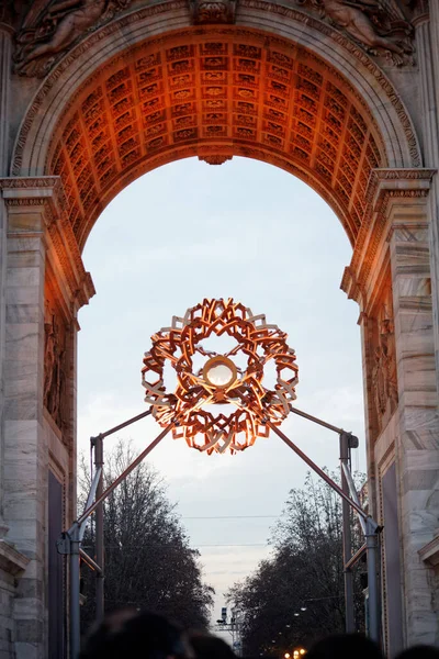 Milan-Cortina 2026: Barış Kemeri 'ndeki Olimpiyat kazanında ışık ve müzik gösterisi