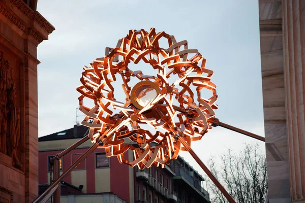 Milan-Cortina 2026: Barış Kemeri 'ndeki Olimpiyat kazanında ışık ve müzik gösterisi