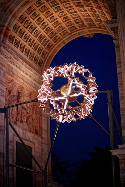 Milan-Cortina 2026: Barış Kemeri 'ndeki Olimpiyat kazanında ışık ve müzik gösterisi