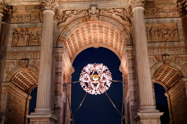 Milan-Cortina 2026: Barış Kemeri 'ndeki Olimpiyat kazanında ışık ve müzik gösterisi