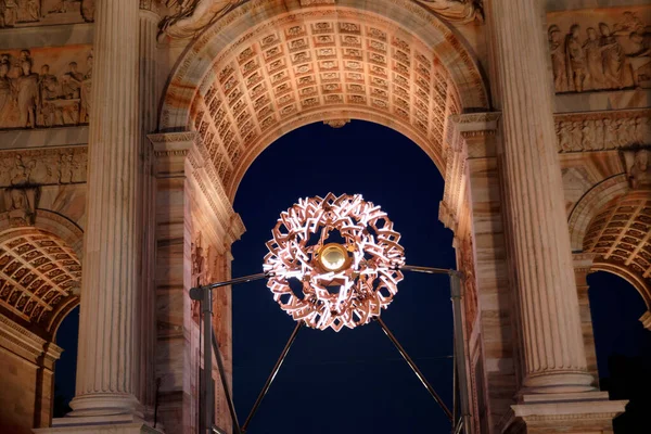 Milan-Cortina 2026: Barış Kemeri 'ndeki Olimpiyat kazanında ışık ve müzik gösterisi