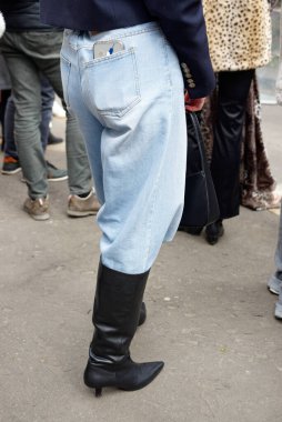 Moda detayları Şubat 2026 'da Milan Moda Haftası' nda ele geçirildi.