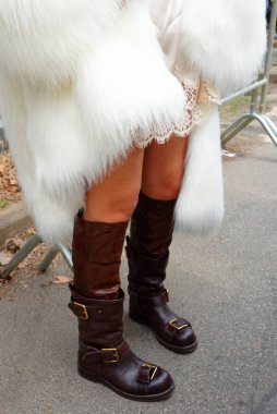 Moda detayları Şubat 2026 'da Milan Moda Haftası' nda ele geçirildi.