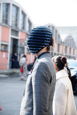 Milan Moda Haftası Şubat 2026 Genny Moda Gösterisinden önce detaylar ele geçirildi